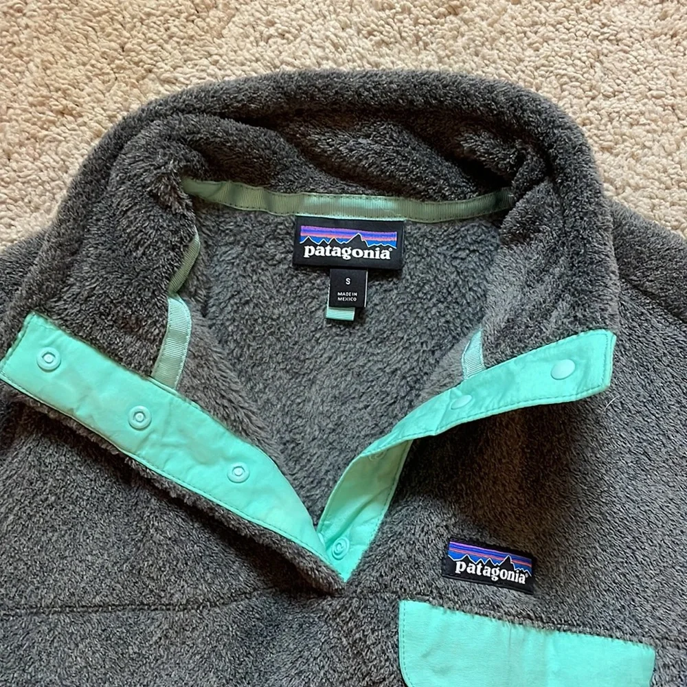 Patagonia quarter-zip: Size Small, Gray w/ Teal Accents - Picture 2 of 3